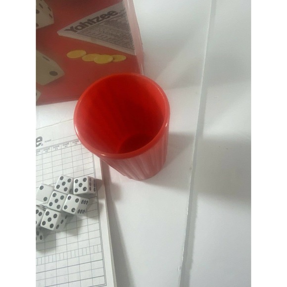Yahtzee Replacement Dice Cup 8 Dice And Almost Full Scorecard Pad - Picture 4 of 5